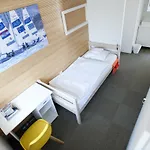 Hostel Windward *