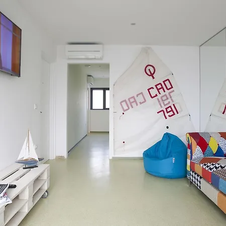 Hostel Windward