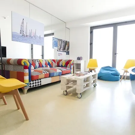 Hostel Windward